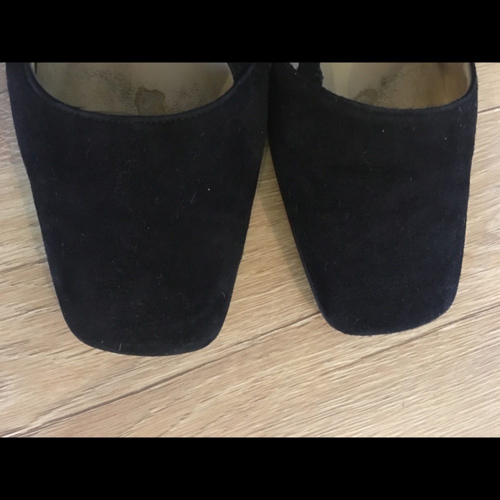 Suede shoes. - Picture 3 of 4